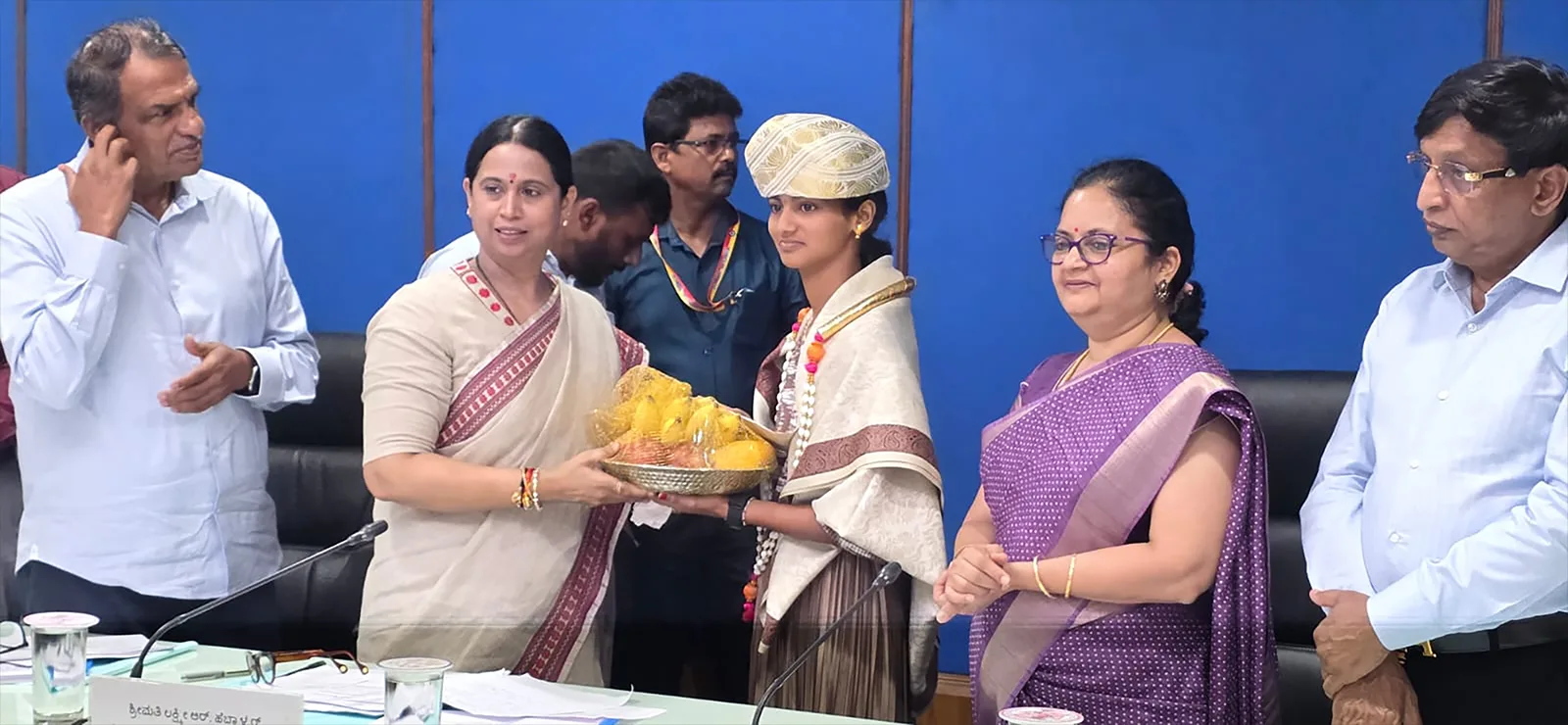 ಎಸ್‌ಎಸ್‌ಎಲ್‌ಸಿ ಪರೀಕ್ಷೆಯಲ್ಲಿ ಜಿಲ್ಲೆಗೆ ಪ್ರಥಮ; ಆಲೂರಿನ ಅನನ್ಯರನ್ನು ಗೌರವಿಸಿದ ಸಚಿವೆ ಹೆಬ್ಬಾಳ್ಕರ್
