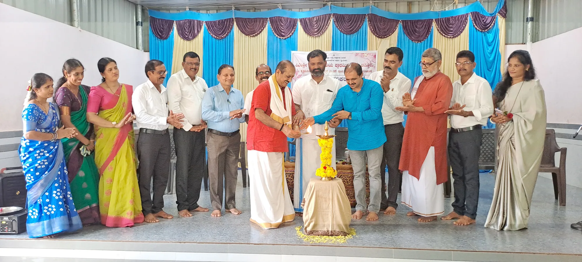 ಚಿತ್ತೂರು: ಎಂ.ಎಸ್.ಮಂಜ ಚಾರಿಟೇಬಲ್ ಟ್ರಸ್ಟ್ ವತಿಯಿಂದ ಪುಸ್ತಕ ವಿತರಣೆ; ನಿವೃತ್ತ ಶಿಕ್ಷಕ ಗೋವಿಂದ ಶೆಟ್ಟಿಯವರಿಗೆ ಸನ್ಮಾನ