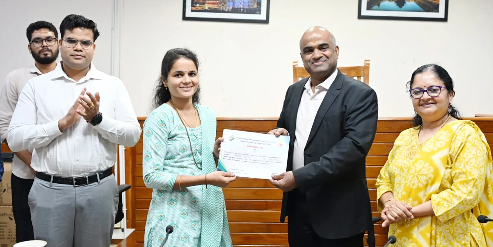 ಮತದಾರರ ಪಟ್ಟಿ ; ಶೇ. 100ರಷ್ಟು ಸಾಧನೆ ಮಾಡಿದ ಬಿಎಲ್‌ಒಗಳಿಗೆ ಗೌರವ ಸನ್ಮಾನ
