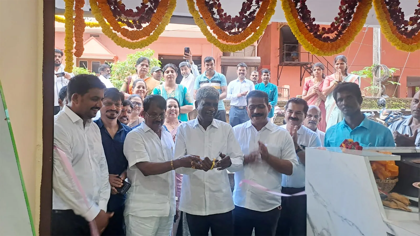 ಬ್ರಹ್ಮಾವರ : ಸ್ವದೇಶಿ ನ್ಯಾಚುರಲ್ಸ್ ಮತ್ತು ಸ್ಕಂದ ಏಜೆನ್ಸಿ ಮಳಿಗೆ ಶುಭಾರಂಭ