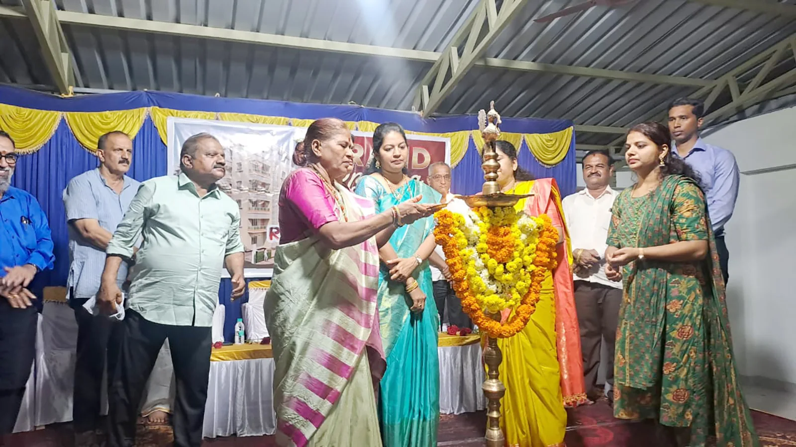 ಉಡುಪಿ ವಿ.ಪಿ. ಬಿಲ್ಡರ‍್ಸ್ ರೆಡ್ ಸ್ಟೋನ್ ಎನ್‌ಕ್ಲೇವ್ ಉದ್ಘಾಟನೆ
