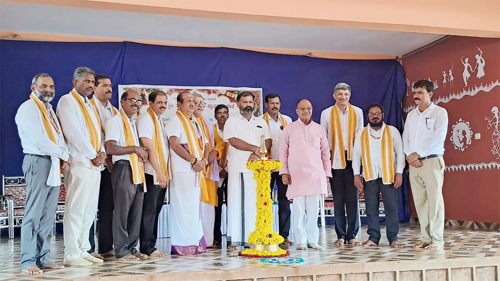 ಕೃಷ್ಣಮೂರ್ತಿ ಮಂಜರು ದಾನಿಗಳಿಗೆ ಮಾದರಿ -ಶಾಸಕ ಗಂಟಿಹೊಳೆ